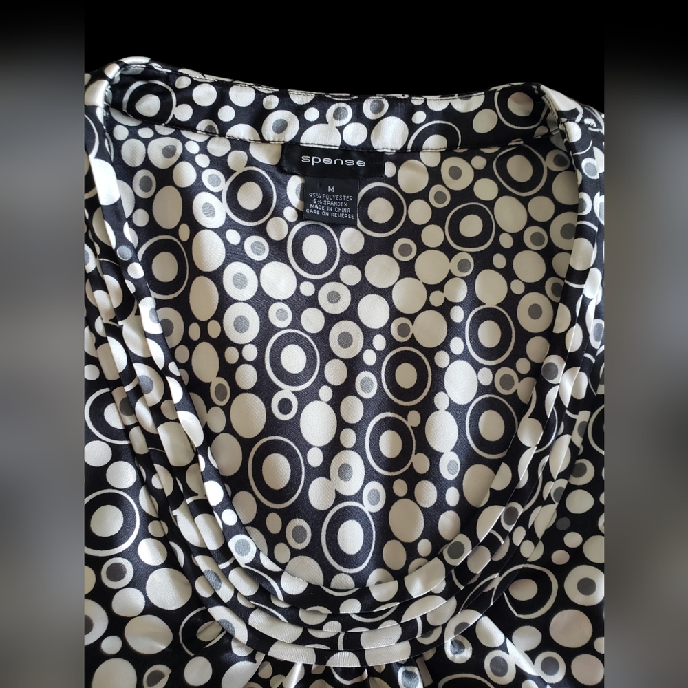 Black and White Silky Top. EUC, Size Medium